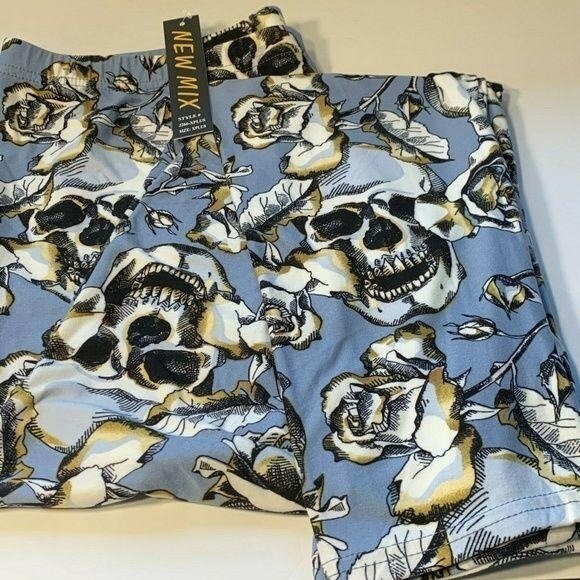 Extra Plus Size Buttery Soft Charcoal Rose Sugar Skull XPlus Size Leggings - Picture 7 of 8